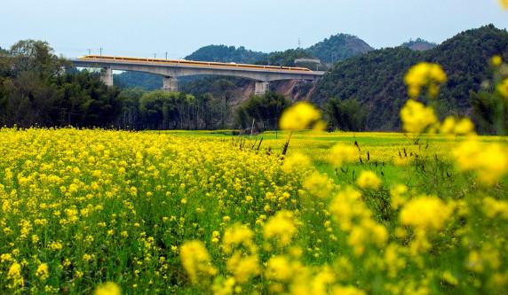 ����էй������һ��ʥ��  �ִ�ʫ�� 