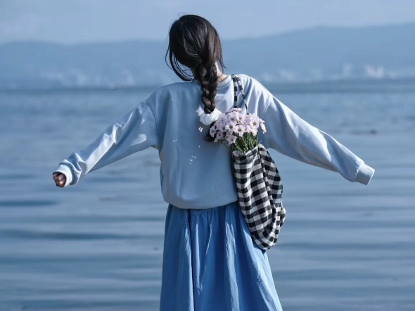 �����ı�Ӱ  ɢ����� 082533c4h4ue7rr7g4yjrb